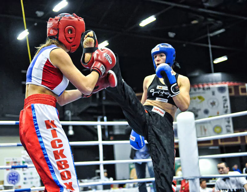 Trotz schwerer Knieverletzung hat es Nicole zurück an die Kickbox-Spitze geschafft. Foto: Credit Carl Celius