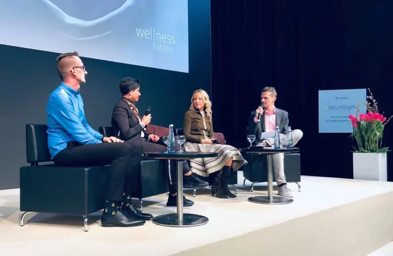 Diskussionsrunde auf der Beauty Düsseldorf 2019 mit Maria Hauser, Anna Kopp und Henrik Schuster. Foto: Spa Business