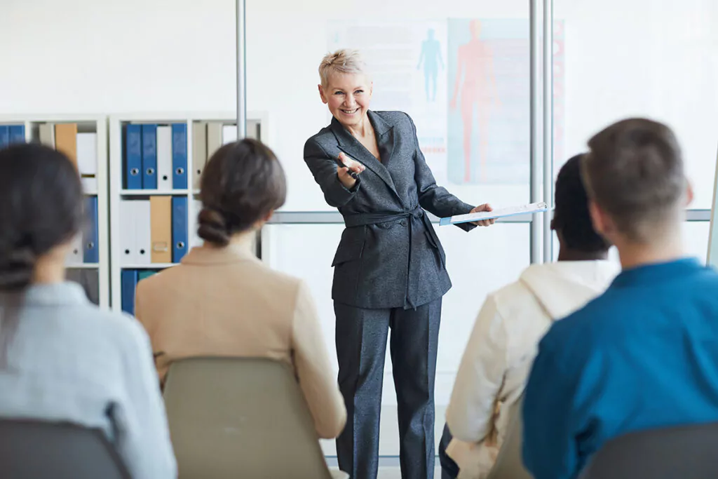 Frauen haben oft eine größere Offenheit dafür, über eigene Fehler, Schwächen und Emotionen zu sprechen. Foto: Adobe Stock/Seventyfour