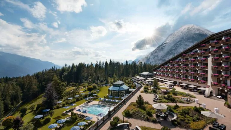 Das Interalpen-Hotel Tyrol auf 1.300m. Foto: Interalpen-Hotel Tyrol