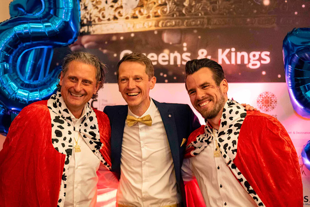 Wolfgang Falkner mit den Spa-Kings Markus Duller und Timo Marx von LifeFitness. Foto: SpaCamp/Lukas Geu