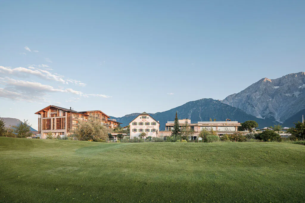 Das Alpenresort Schwarz in Mieming in Tirol. Foto: Alpenresort Schwarz/Jan Hanser